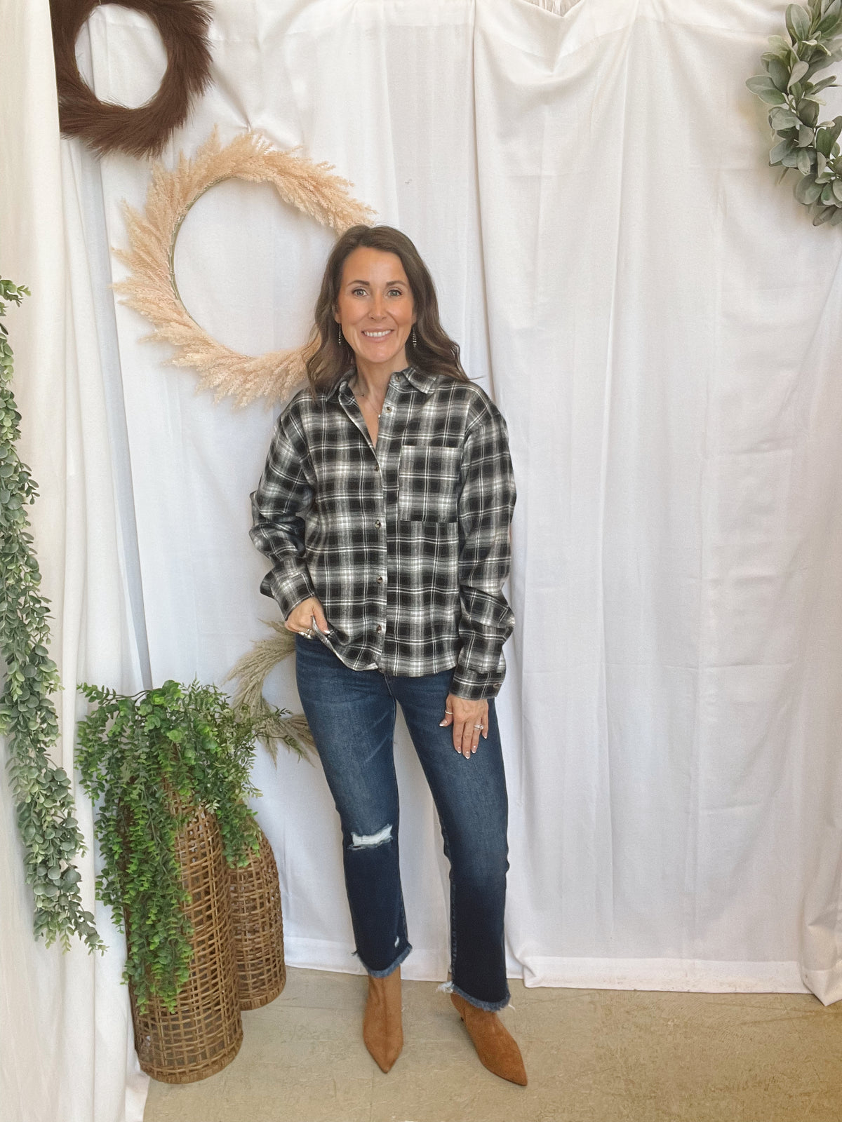Lovervet Posh Kick Flare Jeans-Jeans-vervet-The Silo Boutique, Women's Fashion Boutique Located in Warren and Grand Forks North Dakota