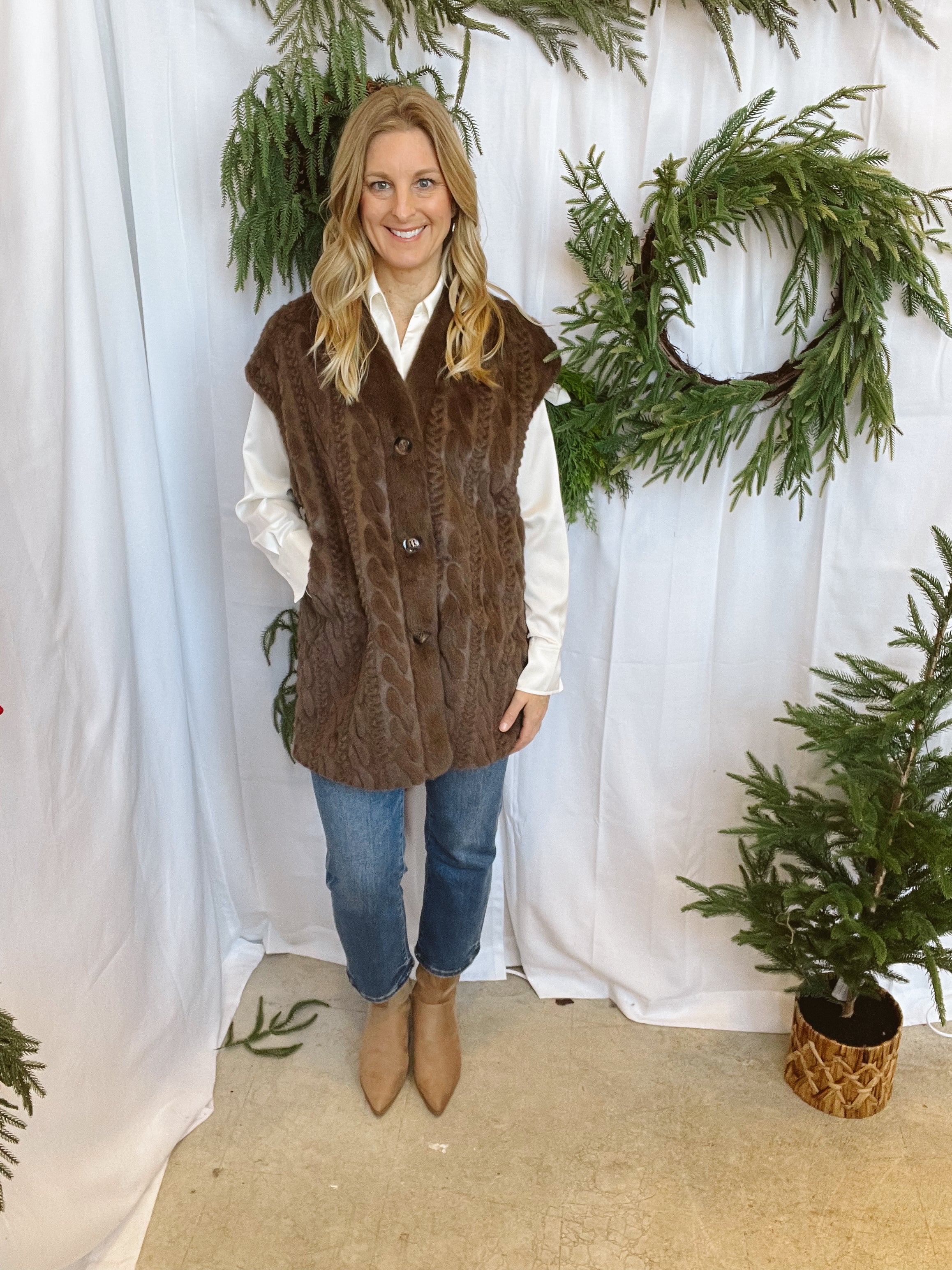 Luxe Fur Vest-Brown-Vests-davi-The Silo Boutique, Women's Fashion Boutique Located in Warren and Grand Forks North Dakota