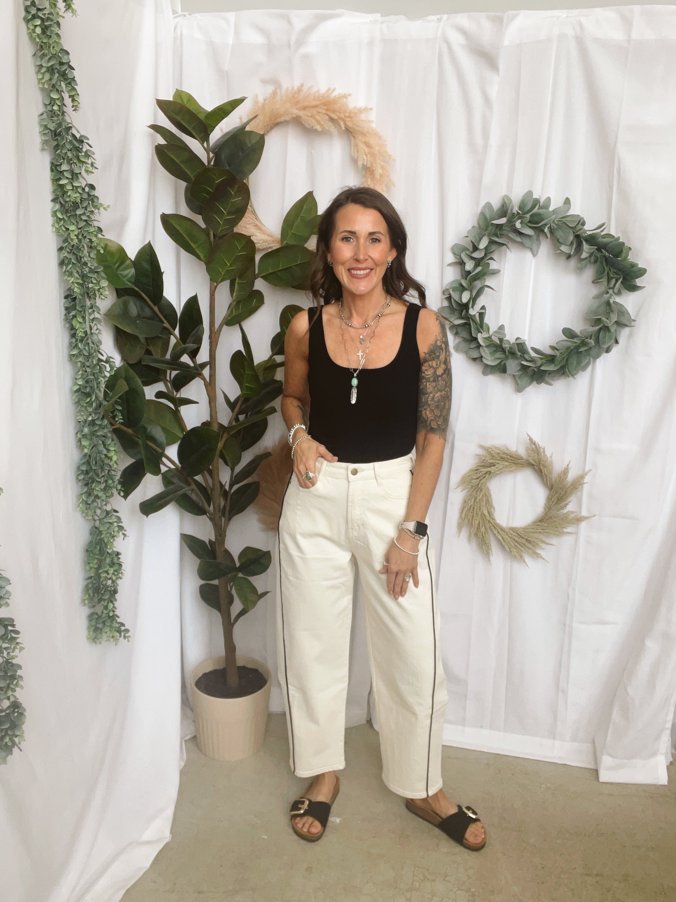 Piped Detailed Barrel Ecru Jeans-Jeans-miou muse-The Silo Boutique, Women's Fashion Boutique Located in Warren and Grand Forks North Dakota