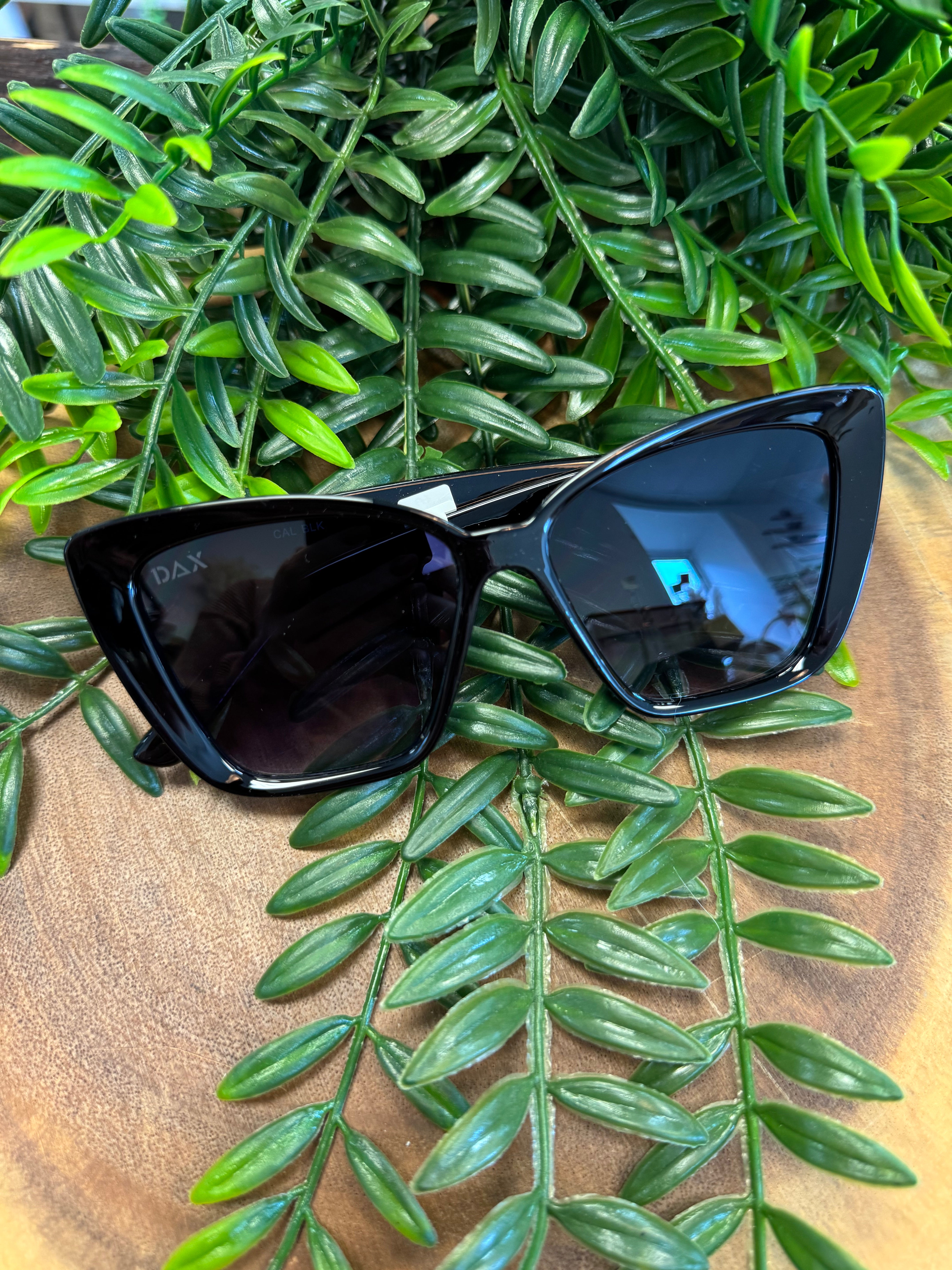 Dax Callie Black Sunglasses-Sunglasses-dax-The Silo Boutique, Women's Fashion Boutique Located in Warren and Grand Forks North Dakota