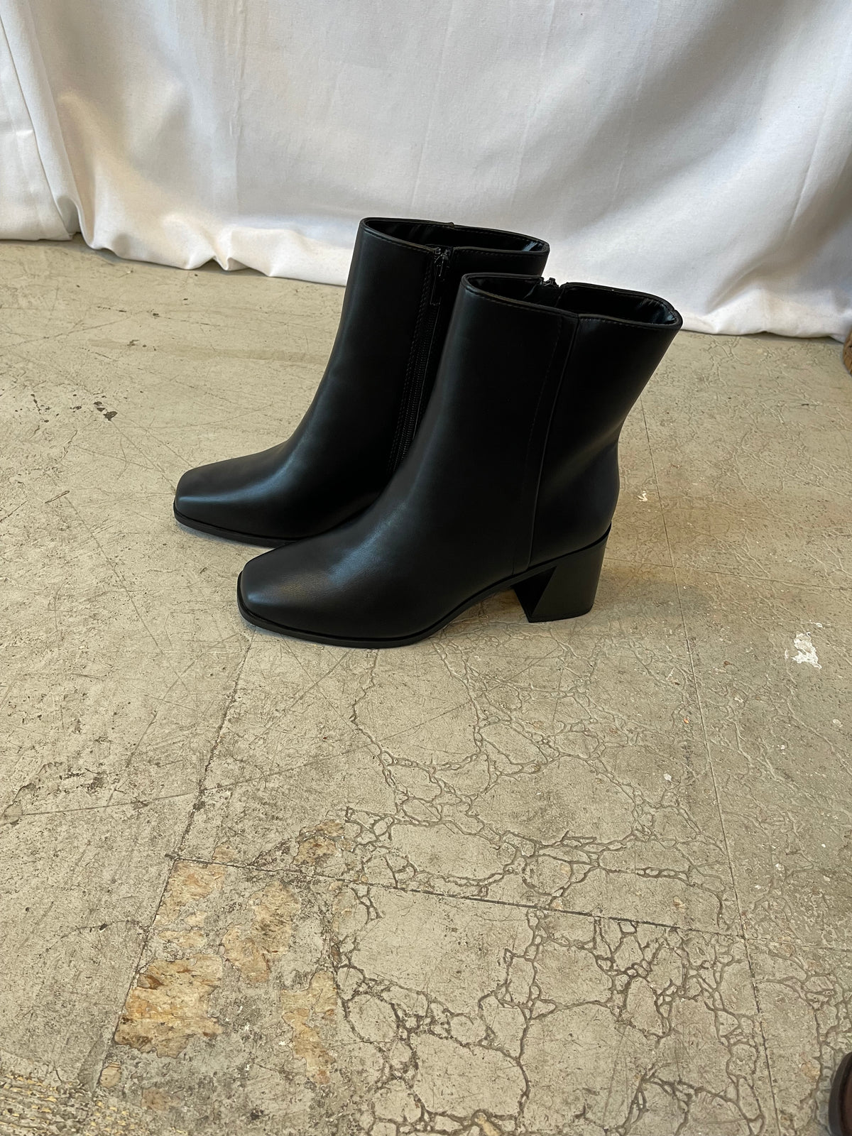 Soda Chukar Boot-Black-Sandals-soda-The Silo Boutique, Women's Fashion Boutique Located in Warren and Grand Forks North Dakota