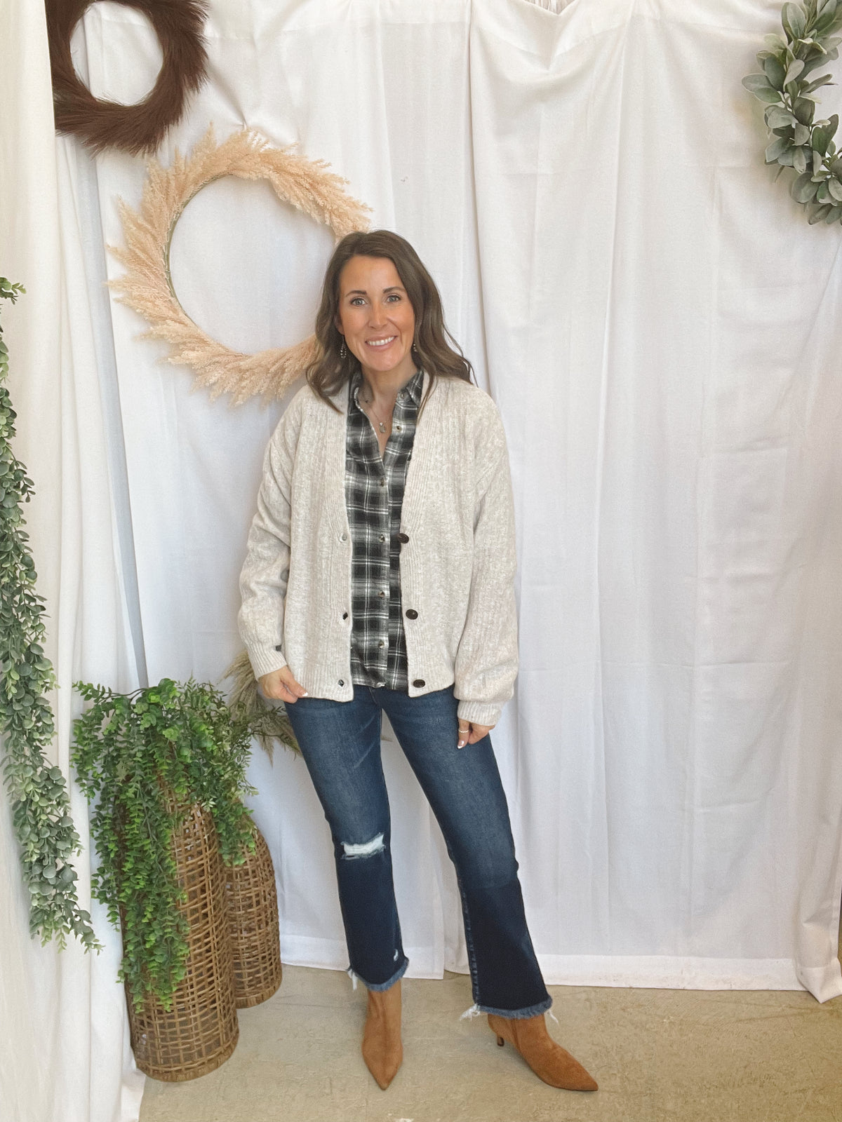 Lovervet Posh Kick Flare Jeans-Jeans-vervet-The Silo Boutique, Women's Fashion Boutique Located in Warren and Grand Forks North Dakota