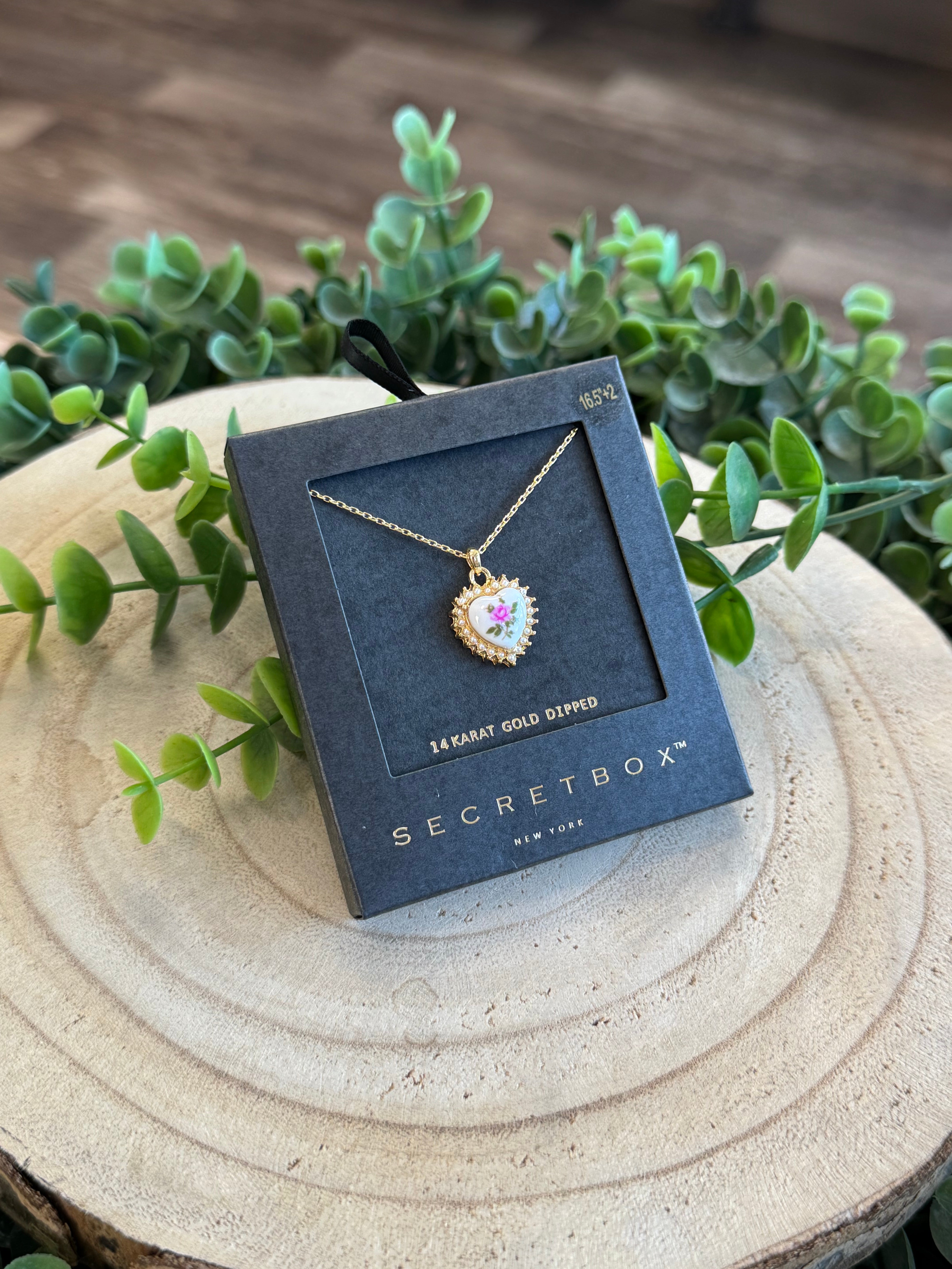 Ceramic Gold Rose Necklace-Necklaces-Fame-The Silo Boutique, Women's Fashion Boutique Located in Warren and Grand Forks North Dakota