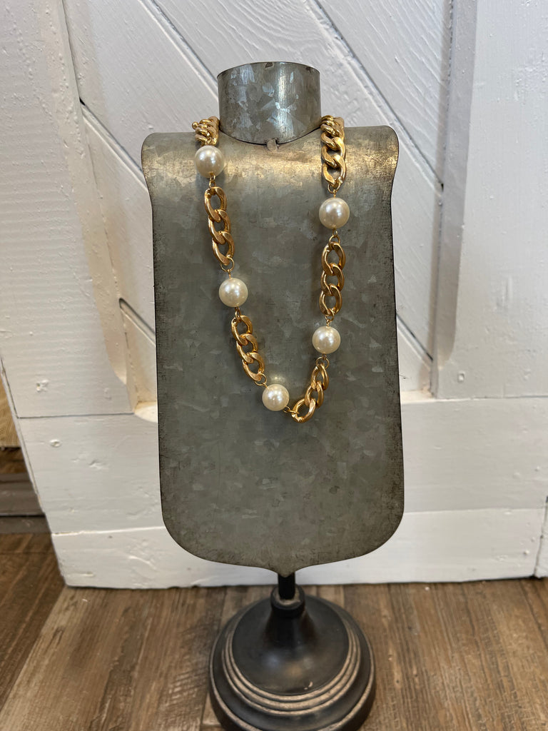 Pearl and Gold Chain Necklace-Necklaces-Dallas Market-The Silo Boutique, Women's Fashion Boutique Located in Warren and Grand Forks North Dakota