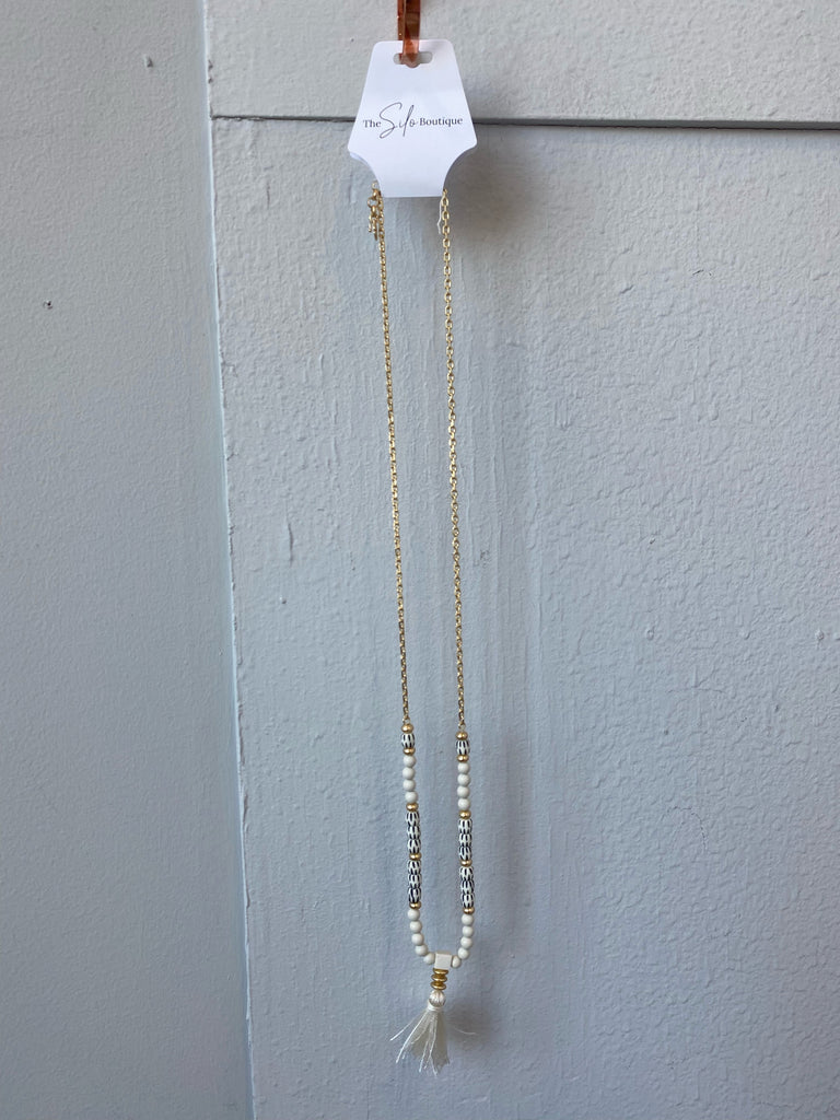 Lucky Brand Shell Necklace-Jewelry-Lucky Brand-The Silo Boutique, Women's Fashion Boutique Located in Warren and Grand Forks North Dakota